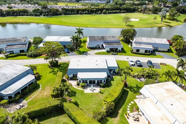 401 French Royale CIR, Atlantis, FL 33462