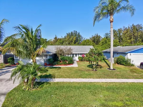 8437 W Mildred DR, Boynton Beach, FL 33472
