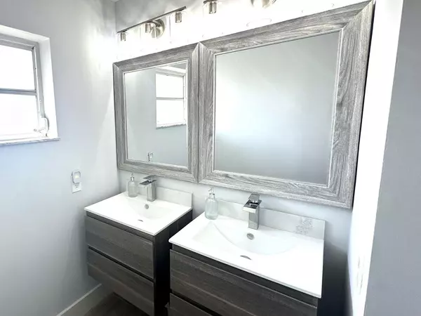 Boynton Beach, FL 33436,10723 S Greentrail DR
