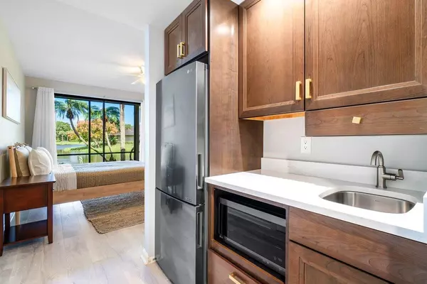 Wellington, FL 33414,11842 Pebblewood DR 102