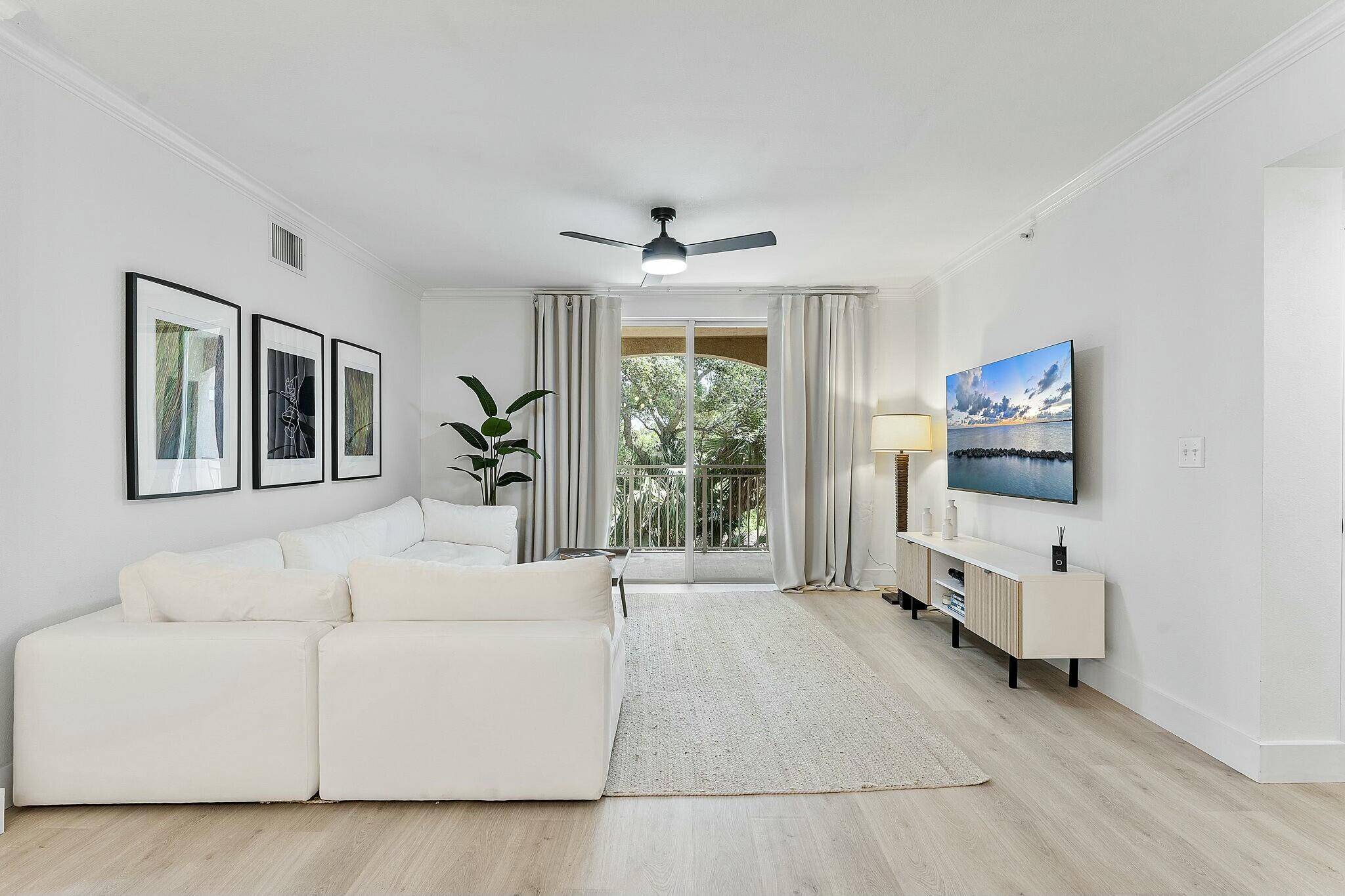 West Palm Beach, FL 33411,6378 Emerald Dunes DR 204
