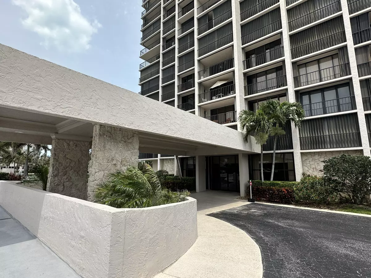 Hutchinson Island, FL 34949,5047 N Highway A1a Ph-2
