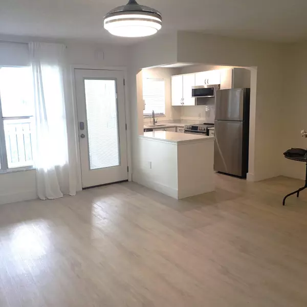 Deerfield Beach, FL 33441,810 SE 7th ST 306