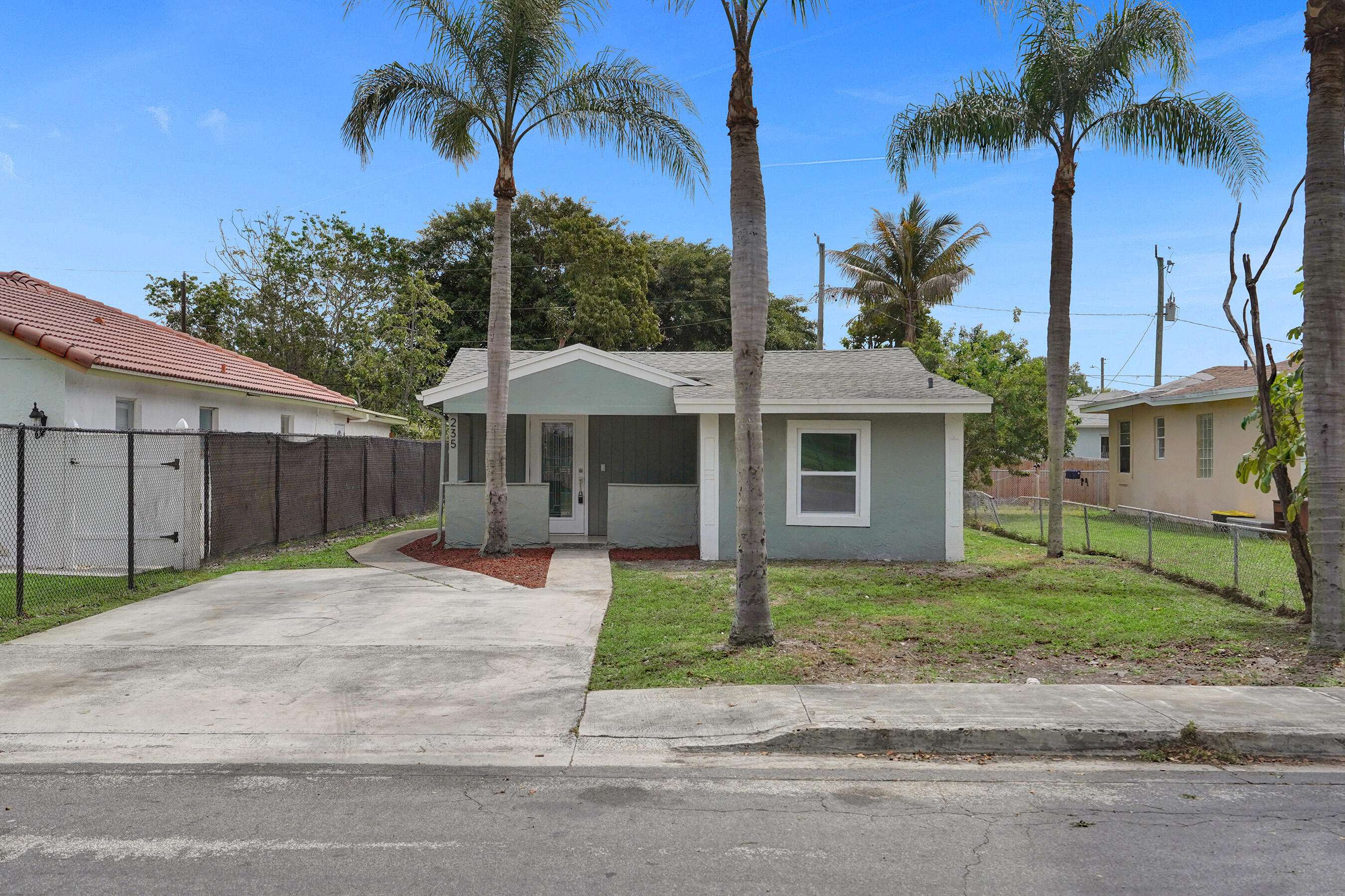 235 NW 10th AVE, Delray Beach, FL 33444