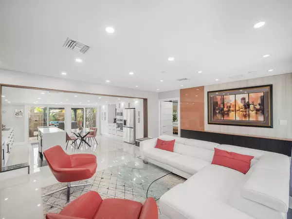 Oakland Park, FL 33306,1868 NE 33 CT