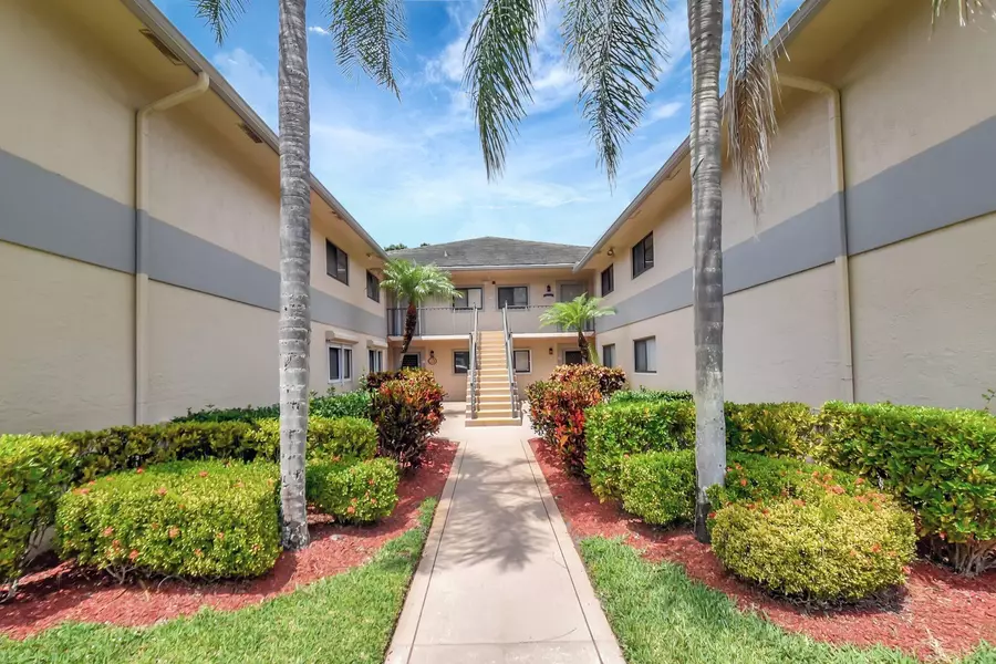15378 Lakes Of Delray Blvd BLVD 28, Delray Beach, FL 33484