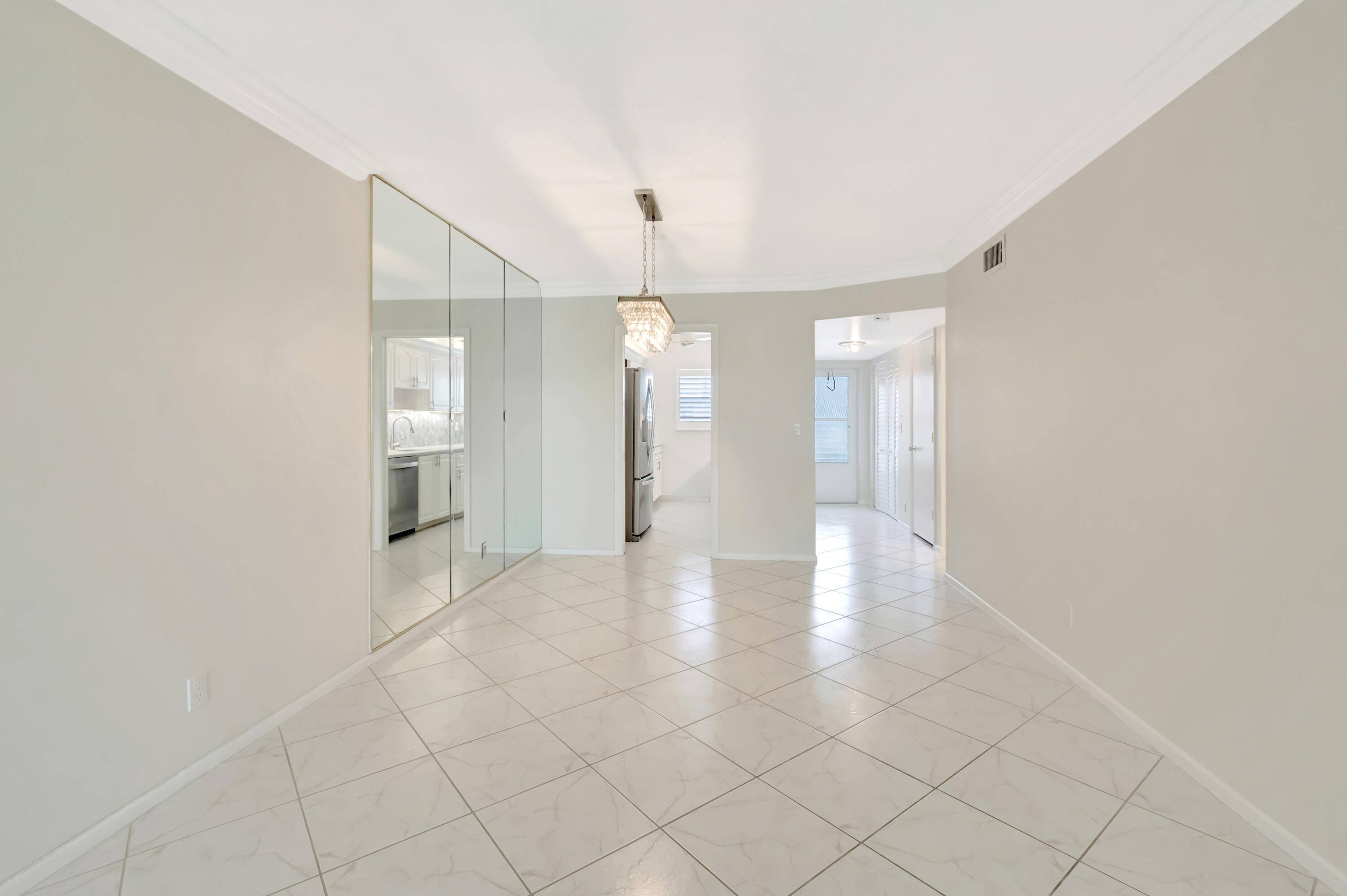 Delray Beach, FL 33445,2440 SW 22nd AVE 711