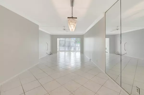 Delray Beach, FL 33445,2440 SW 22nd AVE 711
