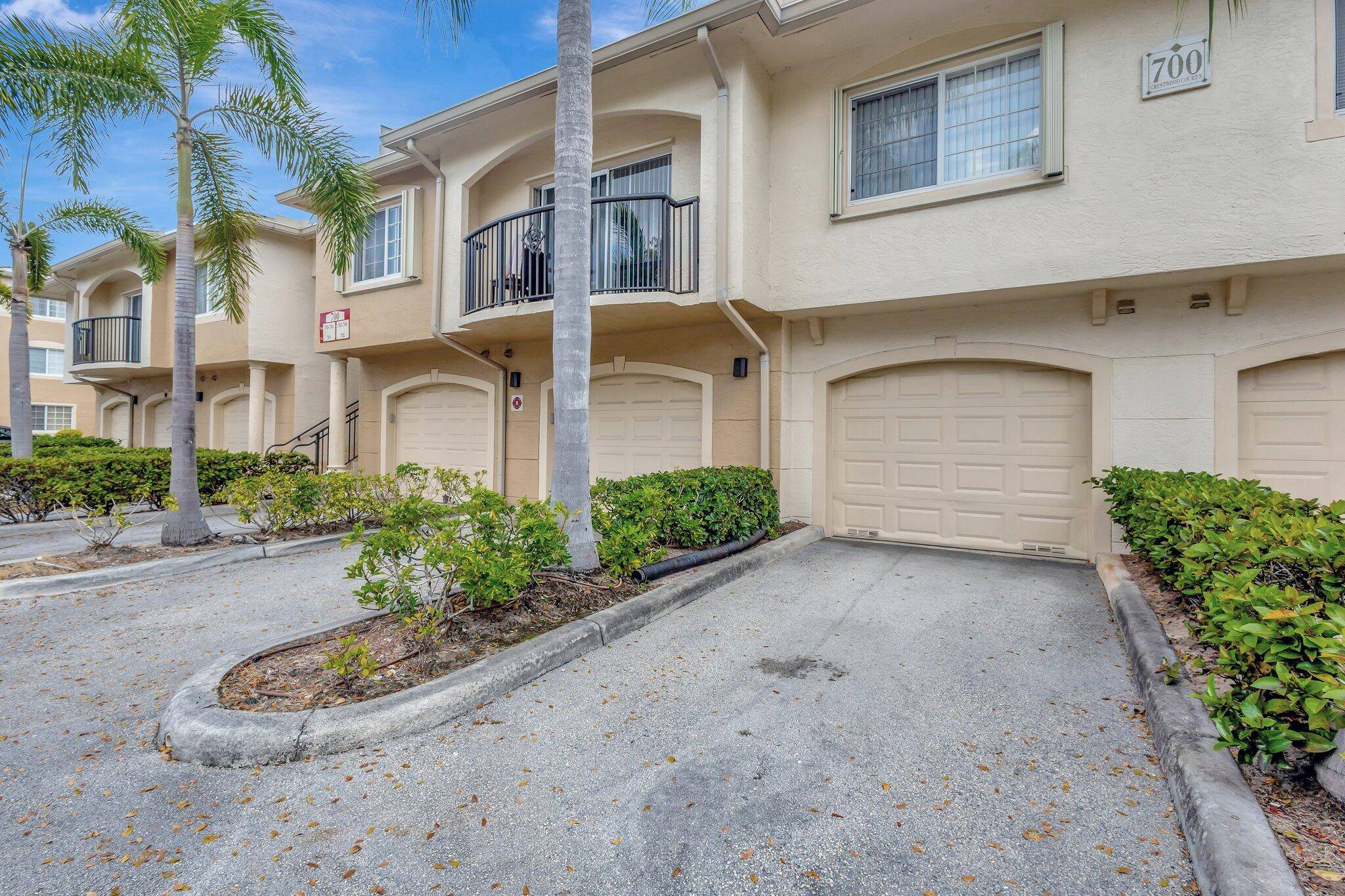 Royal Palm Beach, FL 33411,700 S Crestwood CT 705
