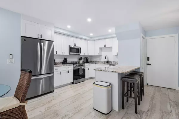 Lantana, FL 33462,1206 S Lake DR 304