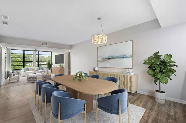 3710 Whitehall DR 203, West Palm Beach, FL 33401