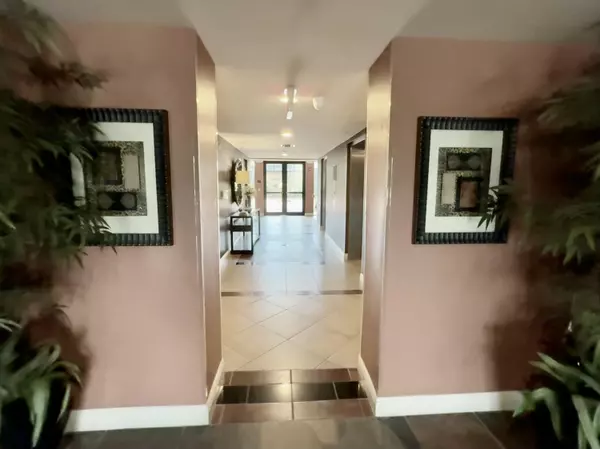 Palm Beach Gardens, FL 33418,4907 Midtown LN 1415