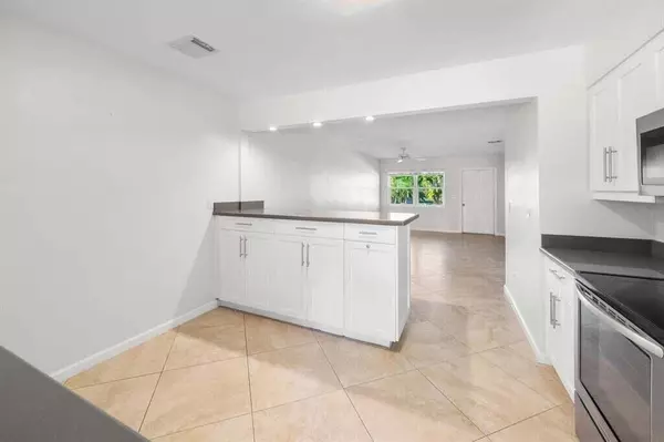 Lighthouse Point, FL 33064,3801 NE 22nd TER 2