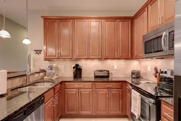 Vero Beach, FL 32966,6375 Oxford CIR 104d