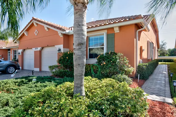 Vero Beach, FL 32966,6375 Oxford CIR 104d