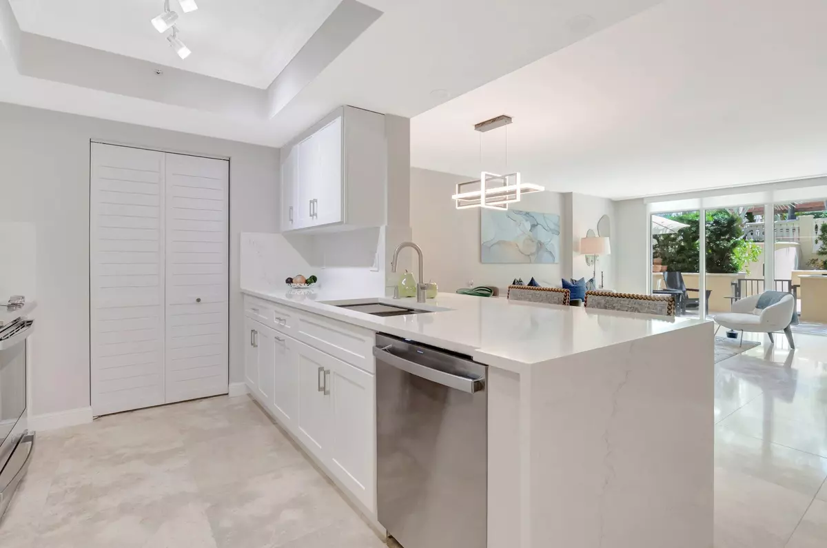 Boca Raton, FL 33432,99 SE Mizner BLVD 636