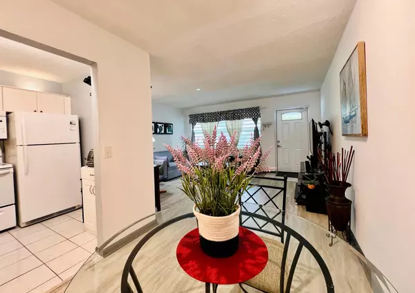 West Palm Beach, FL 33417,135 Dorchester F