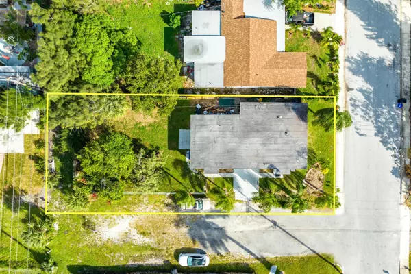 Lake Worth Beach, FL 33460,1229 S M ST