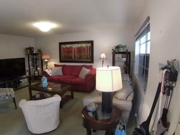 Delray Beach, FL 33484,571 Capri L