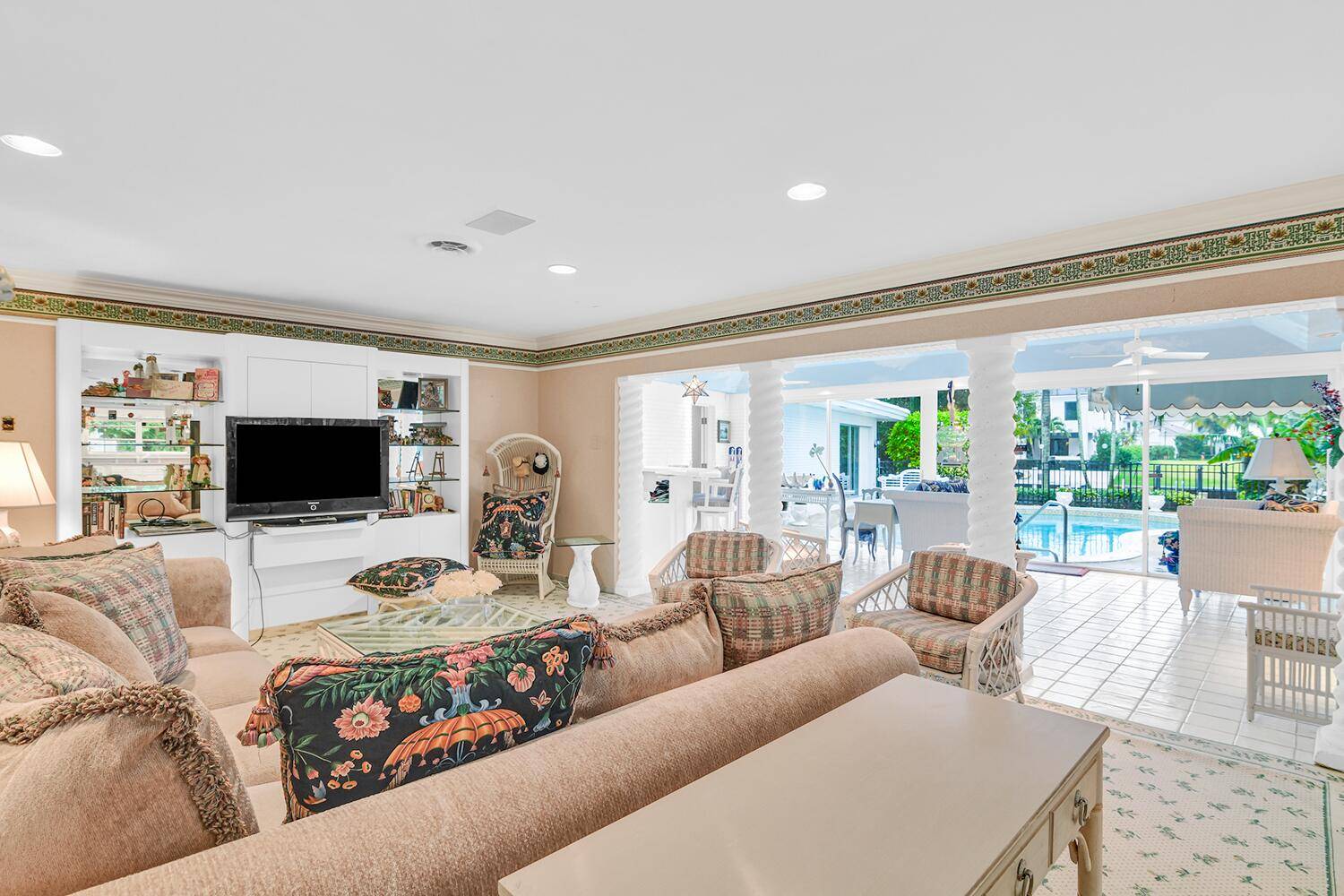 Boca Raton, FL 33432,300 E Coconut Palm RD