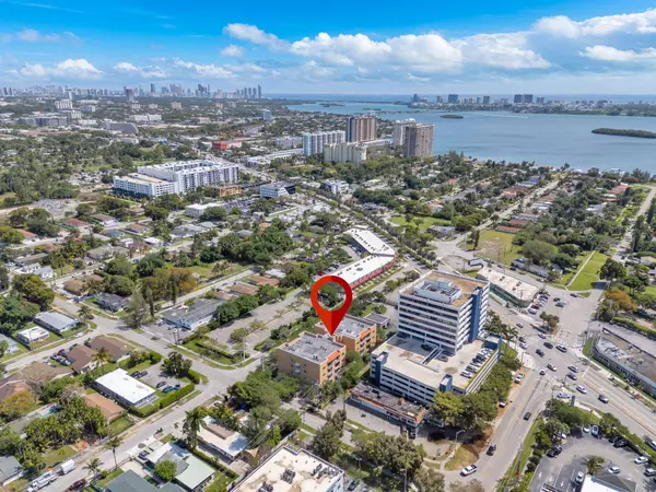 Miami, FL 33161,1300 NE 109th Street 207