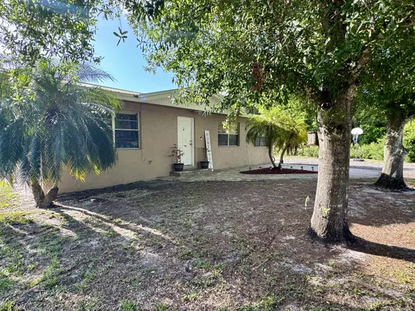 908 SW 7th AVE, Okeechobee, FL 34974
