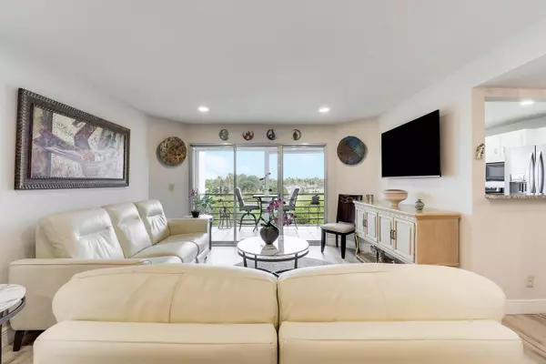 Lake Worth, FL 33467,3951 Via Poinciana 512