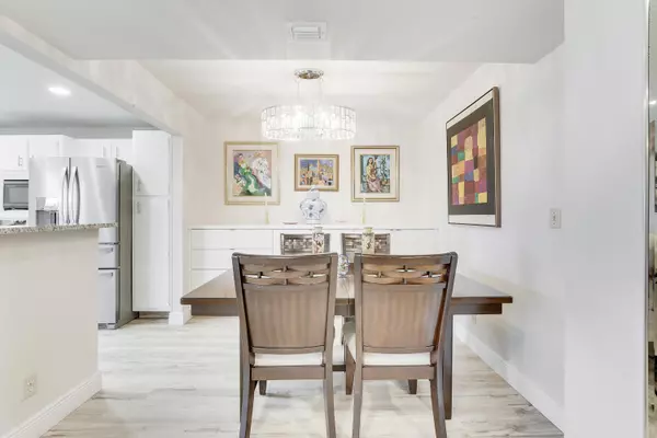 Lake Worth, FL 33467,3951 Via Poinciana 512