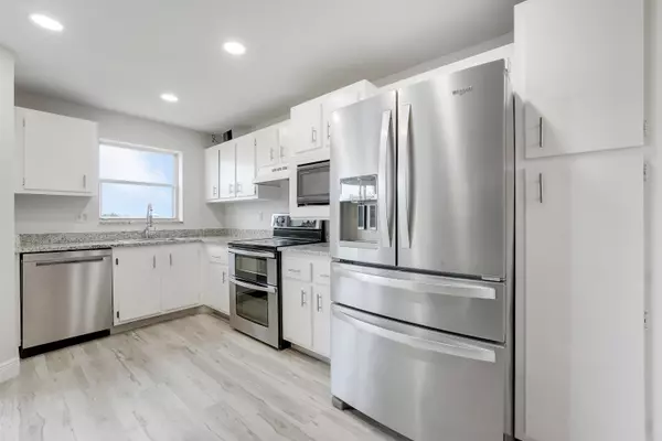 Lake Worth, FL 33467,3951 Via Poinciana 512