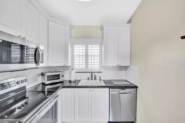 Boca Raton, FL 33431,3050 Norwood PL N208