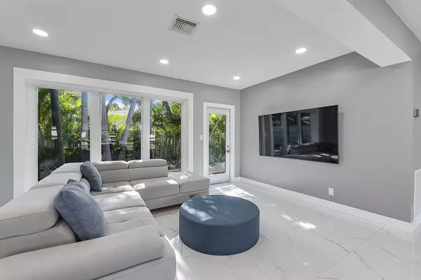 Fort Lauderdale, FL 33305,1900 NE 16 TER