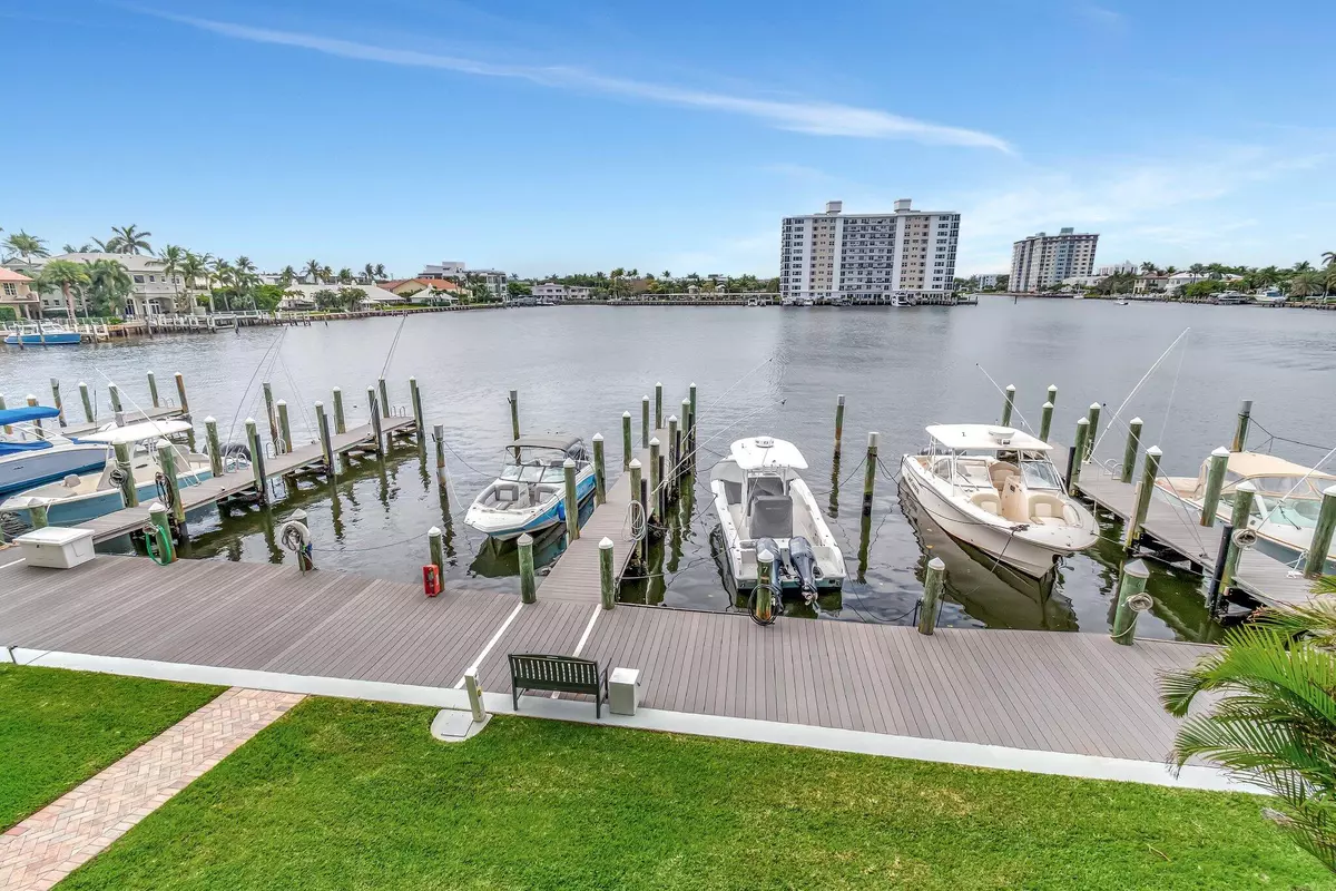 Delray Beach, FL 33483,220 Macfarlane DR S-203