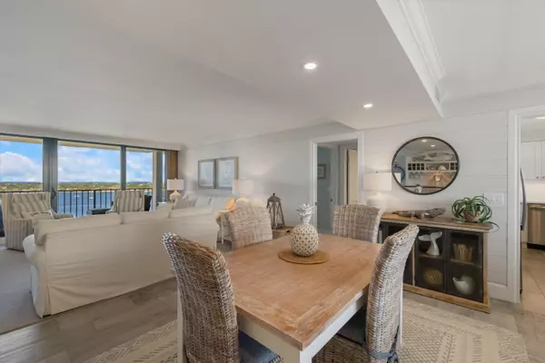 North Palm Beach, FL 33408,136 Lakeshore DR Ph-13