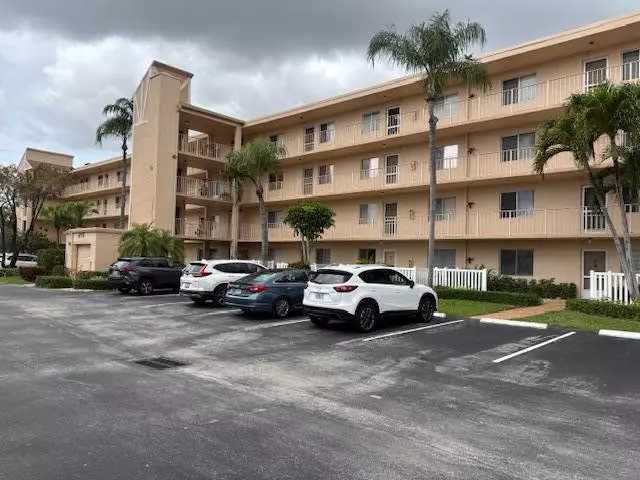 6935 Huntington LN 205, Delray Beach, FL 33446