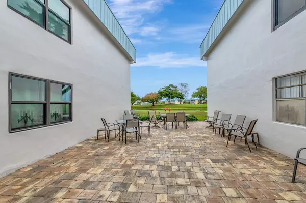 Delray Beach, FL 33484,279 Capri F