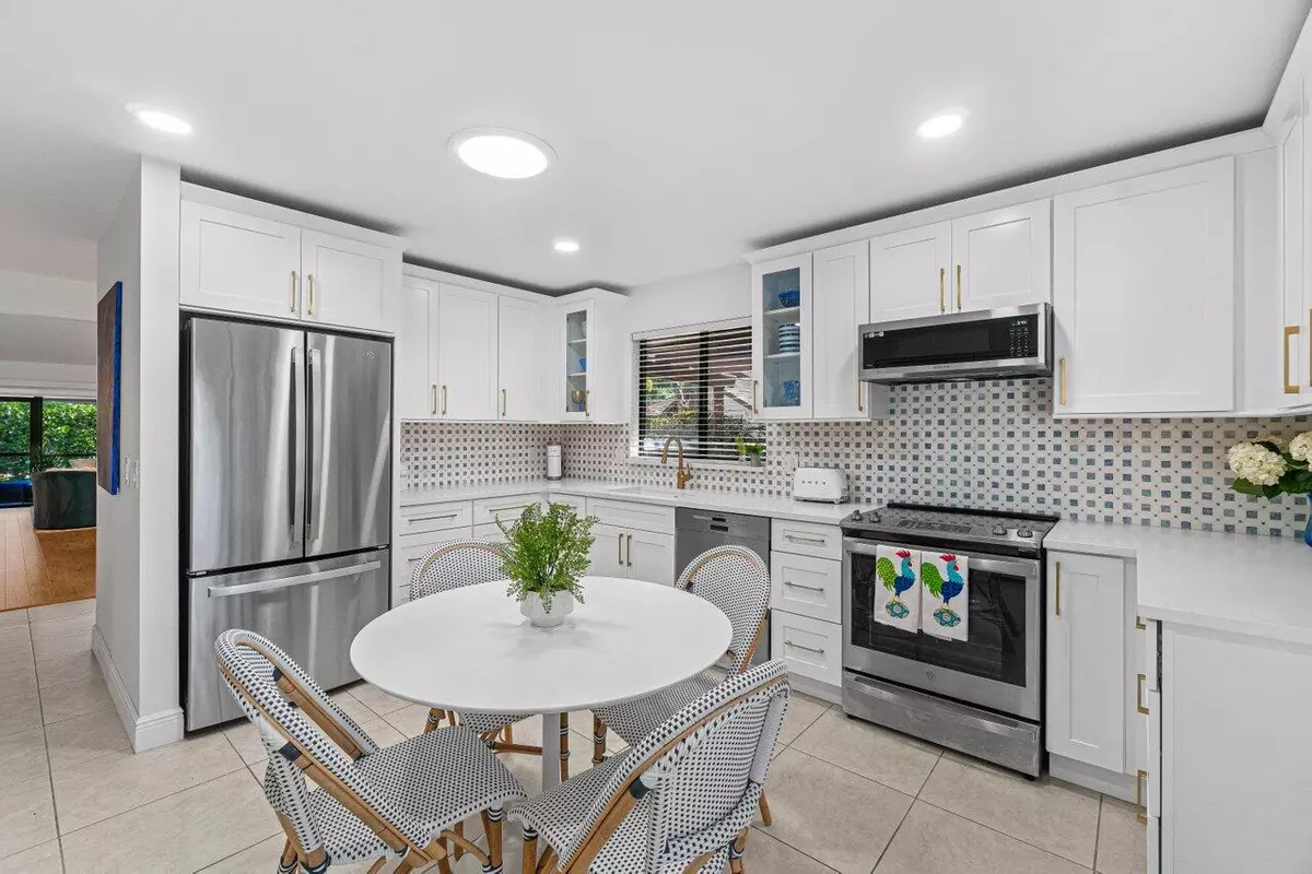Boynton Beach, FL 33437,5125 Pine DR
