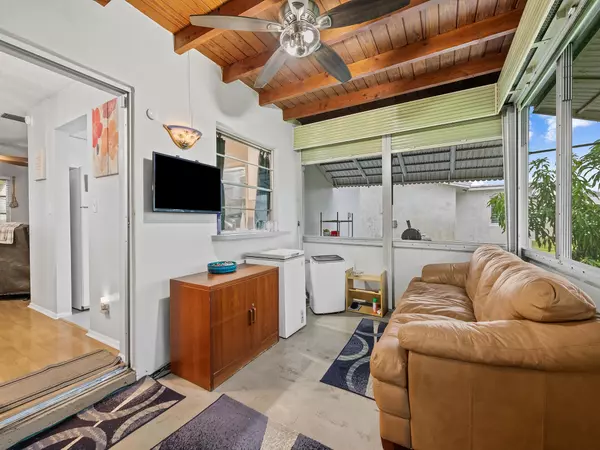 Pompano Beach, FL 33064,210 NW 25th CT