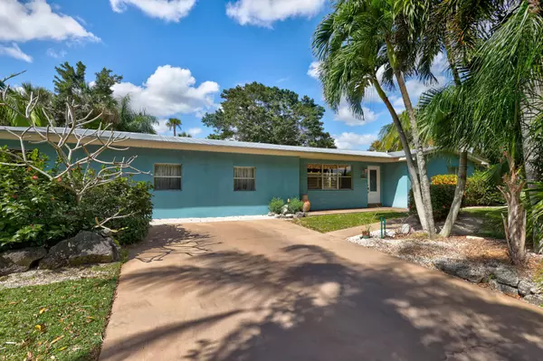 Port Saint Lucie, FL 34952,108 NE Carlisle LN