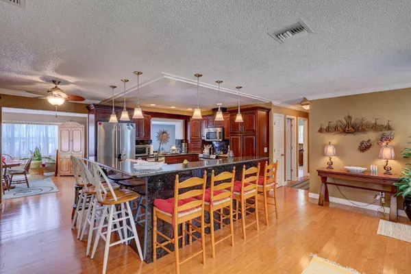 Port Saint Lucie, FL 34952,108 NE Carlisle LN