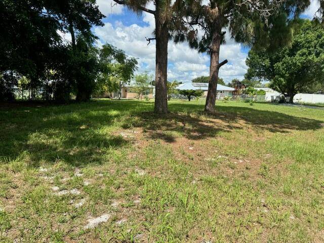 Port Saint Lucie, FL 34953,632 SW Everett CT