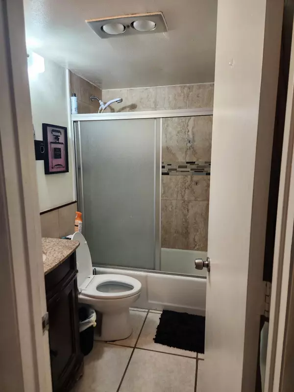 Pompano Beach, FL 33060,253 S Cypress RD 207