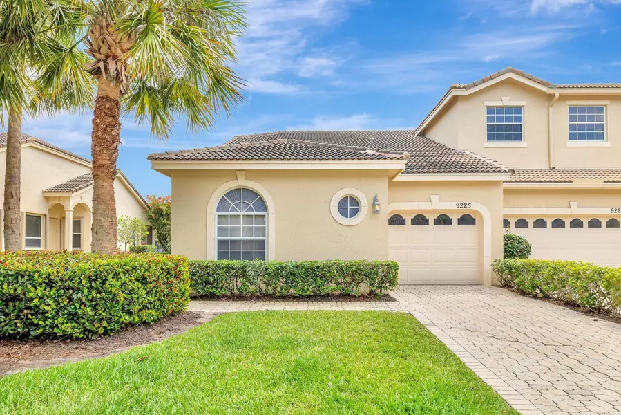 9225 Wentworth LN, Port Saint Lucie, FL 34986