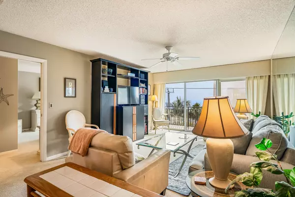 Vero Beach, FL 32963,3939 Ocean DR 408