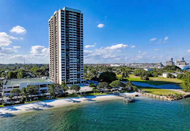 5600 N Flagler DR 1209, West Palm Beach, FL 33407