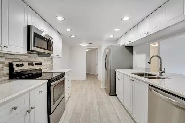 2025 Lavers CIR D504, Delray Beach, FL 33444