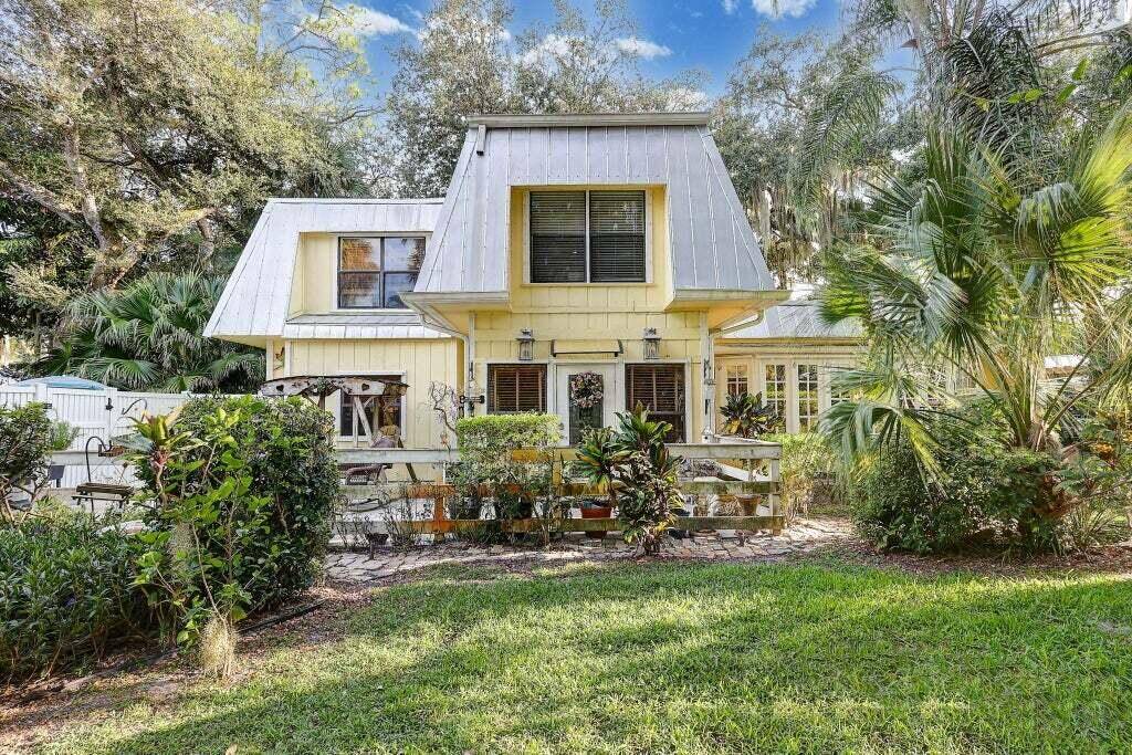 576 SW Rustic CIR, Stuart, FL 34997
