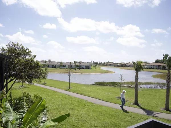 Delray Beach, FL 33484,13817 Royal Palm CT B