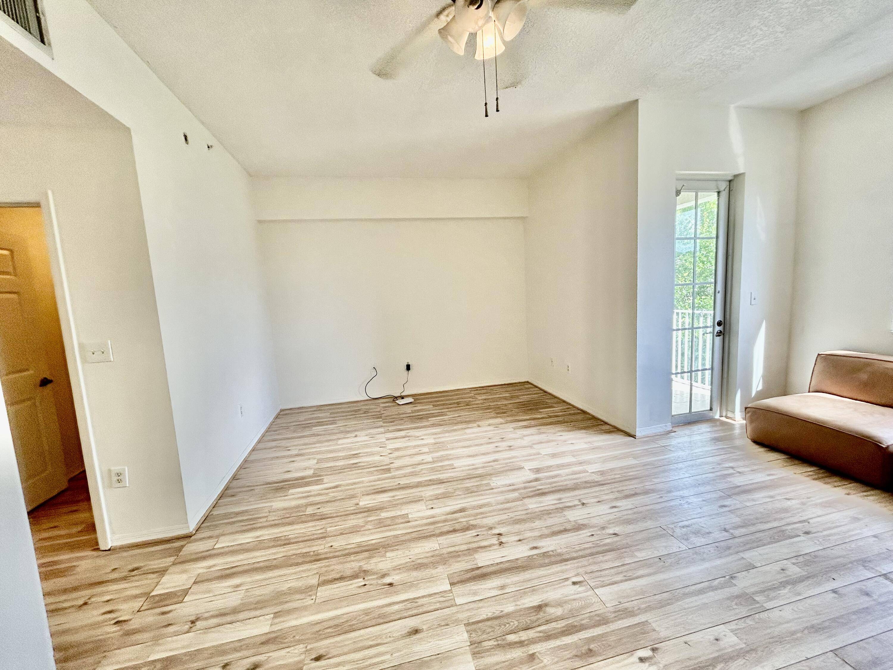 Jupiter, FL 33458,1209 Main Street ST 307