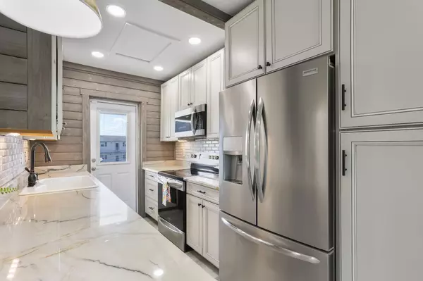 Boynton Beach, FL 33426,1116 Lake TER 203