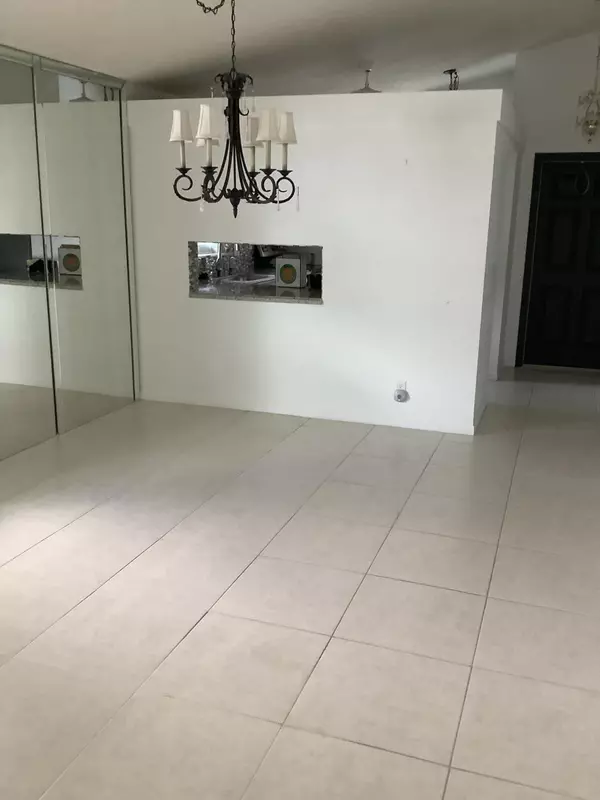 Boca Raton, FL 33496,8641 Raintree CT